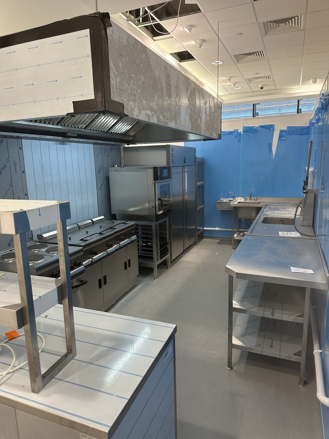 Commercial kitchen equipment and extraction